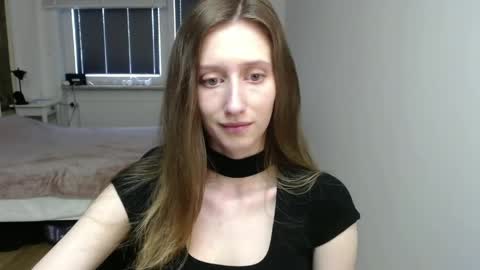 L U N A  online show from May 2026 06:22:01 AM