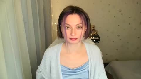 lunaa_bluee online show from April 2026 09:39:01 PM