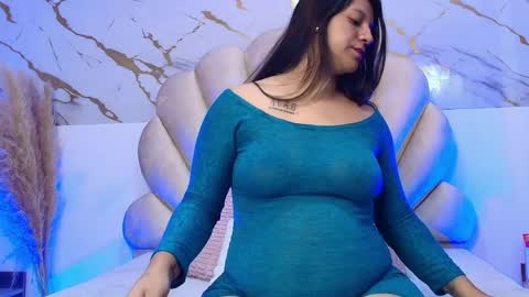 Lunaa rossee  online show from April 2026 12:17:01 PM