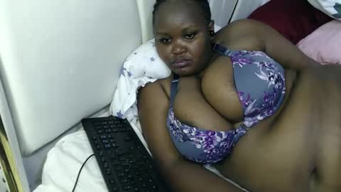 lunabloom01 online show from March 2026 12:22:01 PM