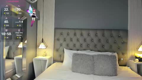 Luna  online show from November 2025 12:03:01 PM