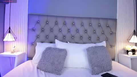 Luna  online show from December 2025 05:32:01 PM