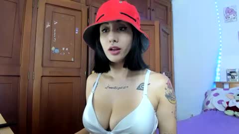 lunacristal_moon online show from September 2025 06:02:01 AM