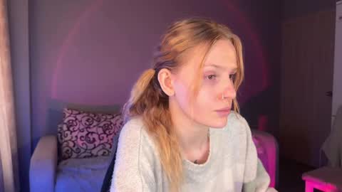 Snapshot of lunacyy chatting on September 2025 06:51:01 AM Britney online show from September 2025 06:51:01 AM