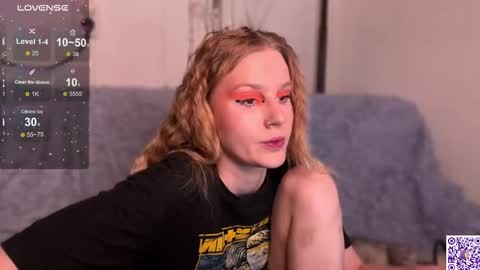 Snapshot of lunacyy chatting on October 2025 04:02:02 PM Britney online show from October 2025 04:02:02 PM