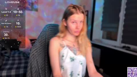 Snapshot of lunacyy chatting on November 2025 08:10:01 PM Britney online show from November 2025 08:10:01 PM