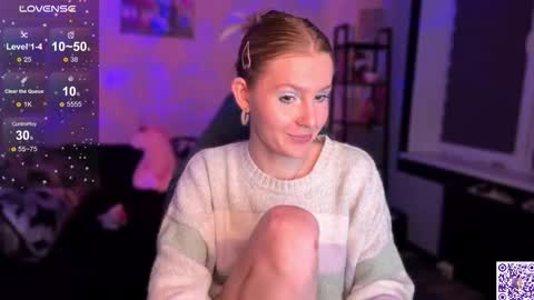 Snapshot of lunacyy chatting on November 2025 11:25:01 PM Britney online show from November 2025 11:25:01 PM