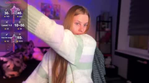 Snapshot of lunacyy chatting on December 2025 07:30:02 PM Britney online show from December 2025 07:30:02 PM