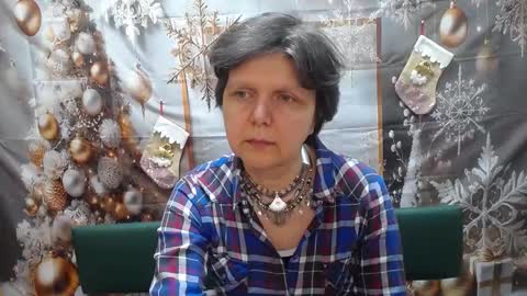 LunaDobra online show from December 2025 12:00:01 PM