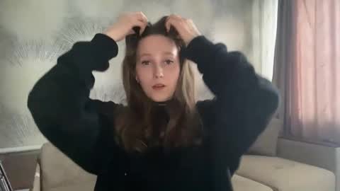 lunafeather online show from January 2026 10:20:01 AM