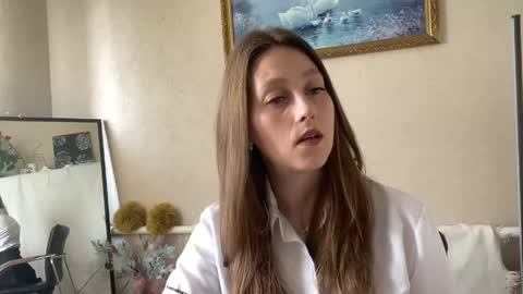 Snapshot of lunafeather chatting on April 2026 05:54:02 AM lunafeather online show from April 2026 05:54:02 AM