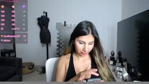 Snapshot of lunagardners chatting on September 2025 12:32:02 AM lunagardners online show from September 2025 12:32:02 AM