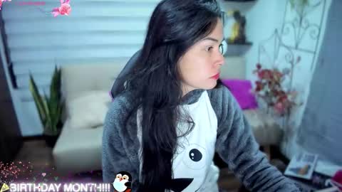 Luna online show from December 2025 05:46:01 AM