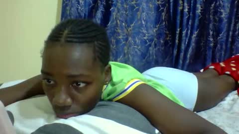 lunah_kitty online show from April 2026 04:46:01 AM