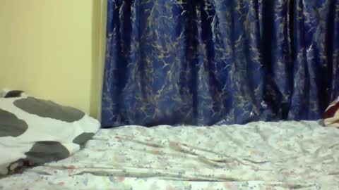 lunah_kitty online show from April 2026 08:35:02 PM