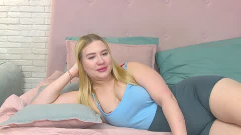 Snapshot of lunahouston chatting on January 2025 01:13:01 AM LunaHouston online show from January 2025 01:13:01 AM