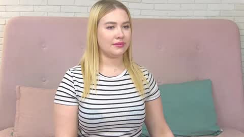 Snapshot of lunahouston chatting on January 2025 07:21:02 PM LunaHouston online show from January 2025 07:21:02 PM