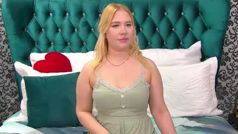 Snapshot of lunahouston chatting on November 2025 04:20:02 PM LunaHouston online show from November 2025 04:20:02 PM