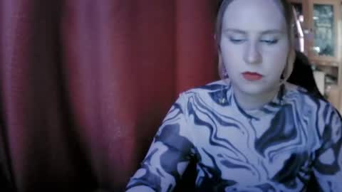 lunamystique_ online show from July 2026 12:30:02 PM