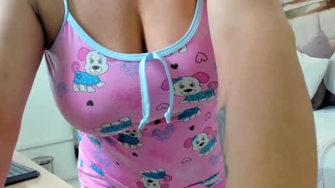 Luna Nieves online show from April 2026 04:50:02 AM