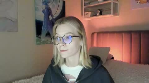 Sofia online show from October 2025 09:59:01 PM