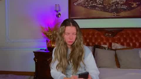 Luna Rishi online show from November 2025 06:19:01 AM