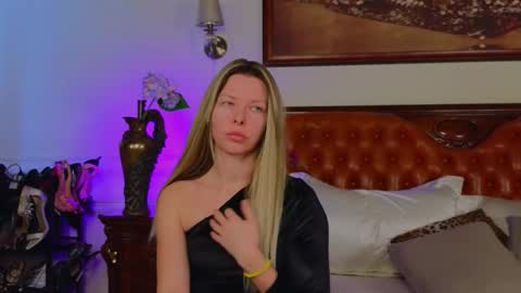 Luna Rishi online show from March 2026 07:48:02 AM