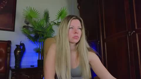 Luna Rishi online show from April 2026 06:19:01 AM