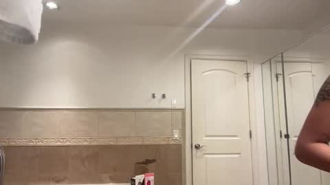 Snapshot of lunarose17 chatting on November 2025 04:29:02 AM lunarose17 online show from November 2025 04:29:02 AM