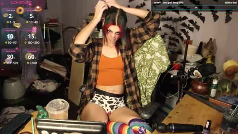 Snapshot of lunasparkles chatting on December 2025 06:52:01 AM ..LunaSparkles. online show from December 2025 06:52:01 AM