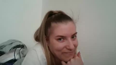 LunaVee online show from April 2026 12:47:01 PM