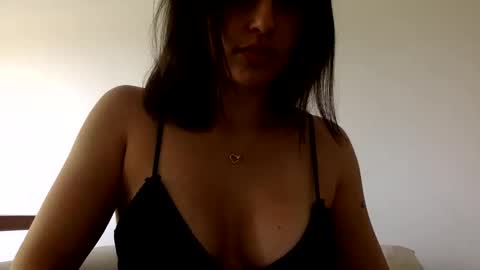 Snapshot of lunavelvett96 chatting on November 2025 01:46:01 PM Luna Velvett online show from November 2025 01:46:01 PM