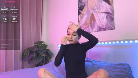 Snapshot of lunavine chatting on December 2025 10:55:01 AM Veronica online show from December 2025 10:55:01 AM