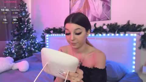 Snapshot of lunavine chatting on January 2026 10:42:02 AM Veronica online show from January 2026 10:42:02 AM