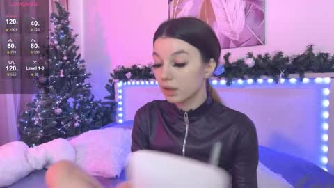 Snapshot of lunavine chatting on February 2026 07:34:01 AM Veronica online show from February 2026 07:34:01 AM