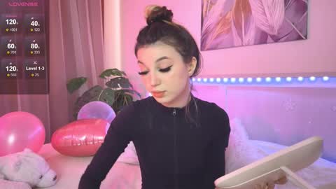 Snapshot of lunavine chatting on February 2026 08:44:02 AM Veronica online show from February 2026 08:44:02 AM