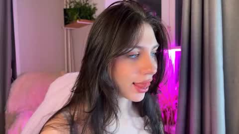 Snapshot of lunawho chatting on February 2026 03:28:02 AM Luna online show from February 2026 03:28:02 AM