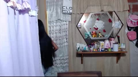 Snapshot of lunawillis chatting on November 2025 10:45:02 PM Luna online show from November 2025 10:45:02 PM