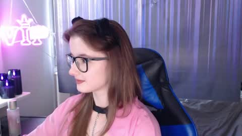Snapshot of lunaxcherry chatting on June 2026 05:13:02 PM LunaXcherry online show from June 2026 05:13:02 PM