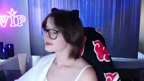 Snapshot of lunaxcherry chatting on July 2026 05:23:01 PM LunaXcherry online show from July 2026 05:23:01 PM