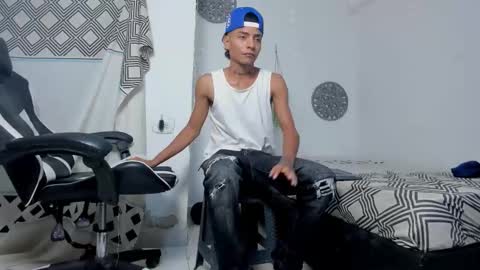 Snapshot of lunay_bigcock420 chatting on October 2025 09:50:02 AM lunay_bigcock420 online show from October 2025 09:50:02 AM