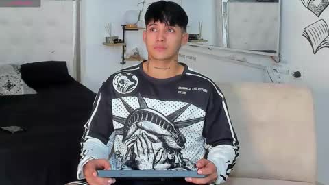 Snapshot of lunay_xtreemboy chatting on November 2025 05:57:02 PM Lunay online show from November 2025 05:57:02 PM