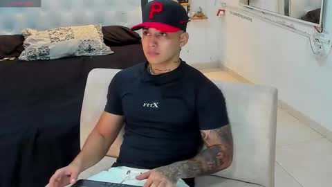 Snapshot of lunay_xtreemboy chatting on November 2025 12:09:01 AM Lunay online show from November 2025 12:09:01 AM