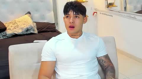 Snapshot of lunay_xtreemboy chatting on November 2025 12:21:02 AM Lunay online show from November 2025 12:21:02 AM