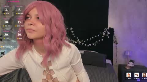 Snapshot of lune_fallenstar chatting on July 2026 10:39:01 AM Lune FallenStar online show from July 2026 10:39:01 AM