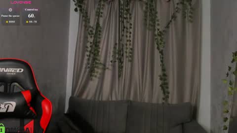 Snapshot of lune_fallenstar chatting on July 2026 09:07:02 AM Lune FallenStar online show from July 2026 09:07:02 AM