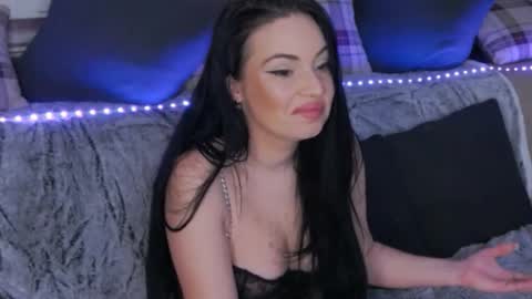 LunnaGray online show from January 2026 05:32:01 AM