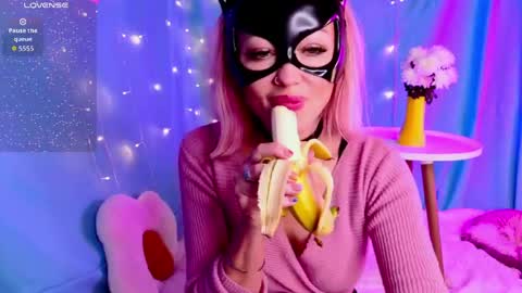 My name Lun online show from April 2026 04:52:02 PM