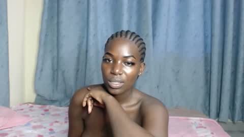 Snapshot of luo_queen chatting on October 2025 01:15:02 PM luo_queen online show from October 2025 01:15:02 PM