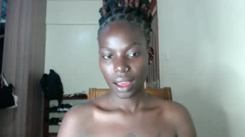 luo_queen online show from May 2026 09:47:01 AM